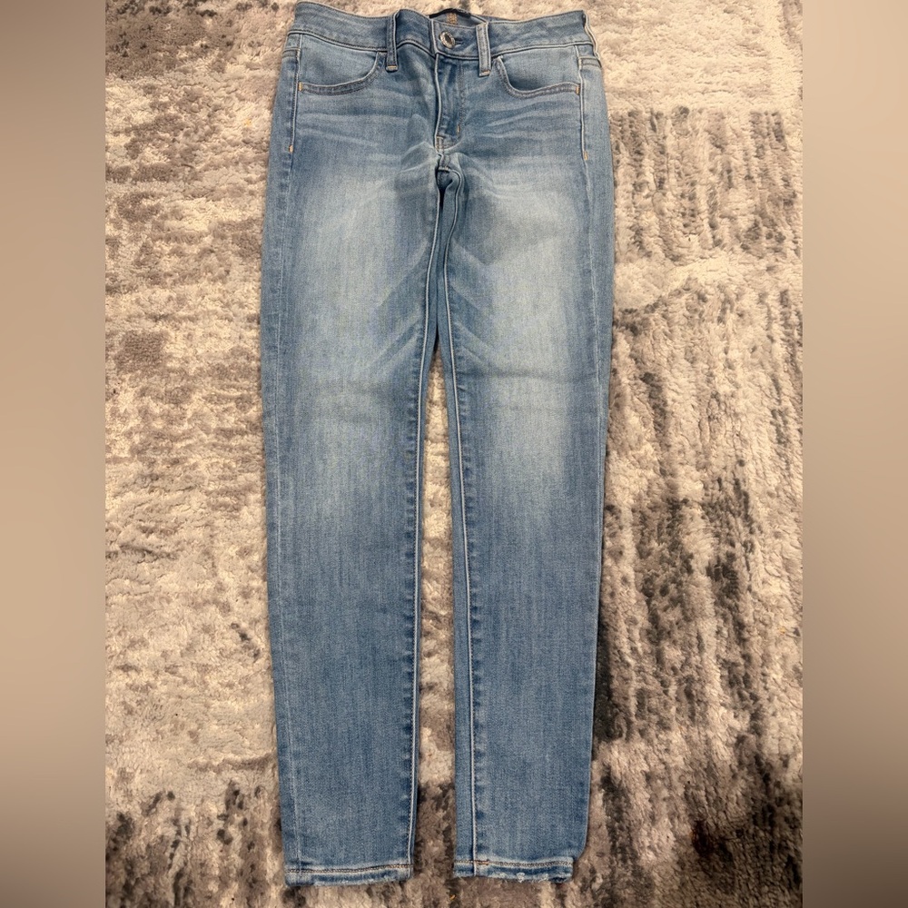 American Eagle Outfitters Light Blue Skinny Jeans size 4 Short Good Condition